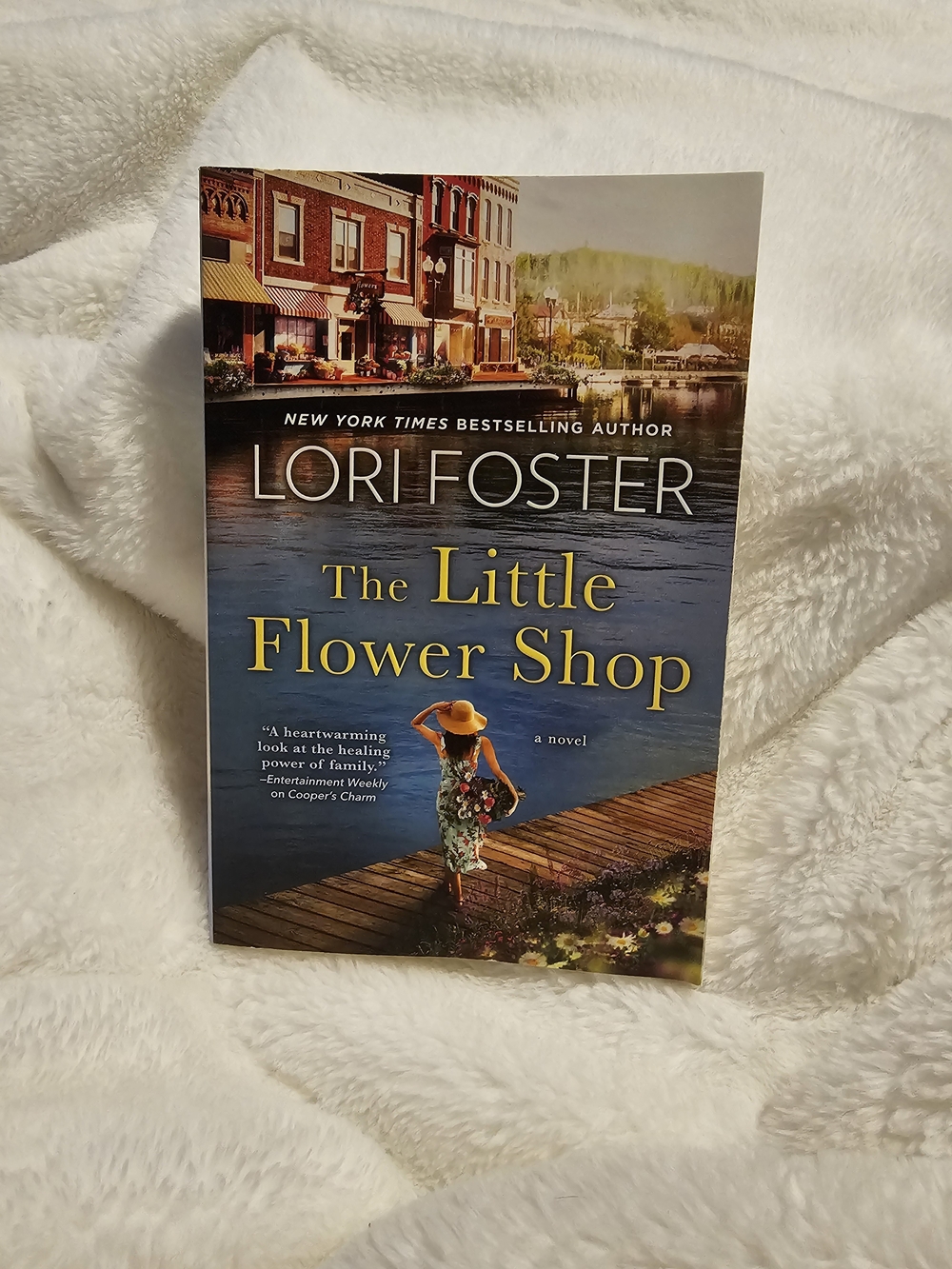 The Little Flower Shop by Lori Foster - Paperback